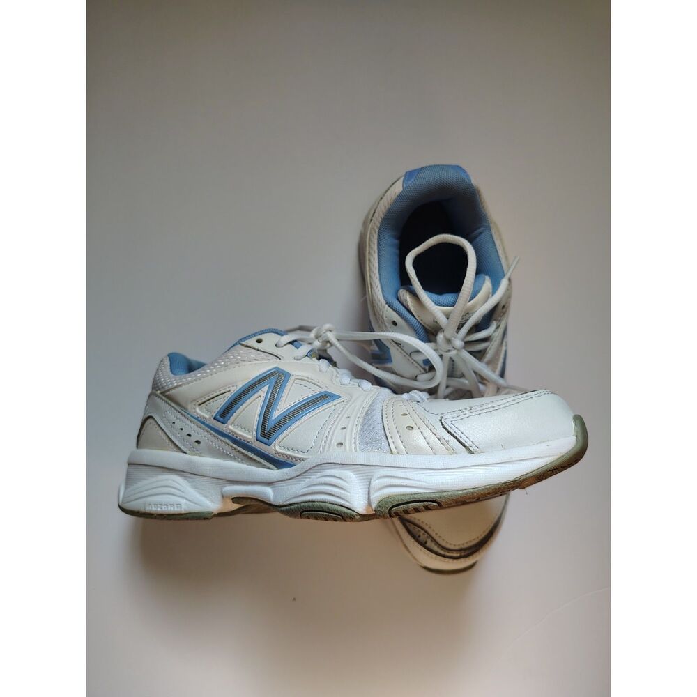 New Balance 409 Women's Training Shoes White size 8 Walking Sneakers